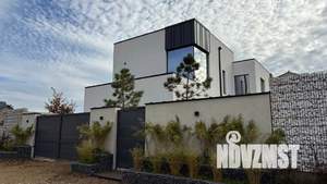 Дом 310м&sup2;, 2-этажный, участок 7 сот.  