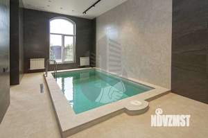 Дом 400м&sup2;, 2-этажный, участок 10 сот.  