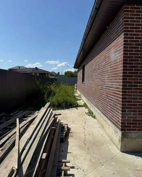 Дом 180м&sup2;, 1-этажный, участок 7 сот.  