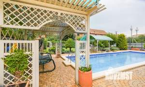 Дом 472м&sup2;, 2-этажный, участок 10 сот.  