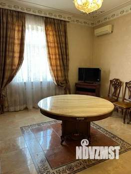 Коттедж 270м&sup2;, 1-этажный, участок 8 сот.  