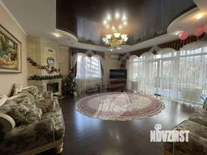 Дом 270м², 2-этажный, участок 9 сот.  