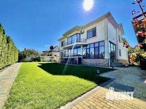 Дом 500м&sup2;, 3-этажный, участок 16 сот.  