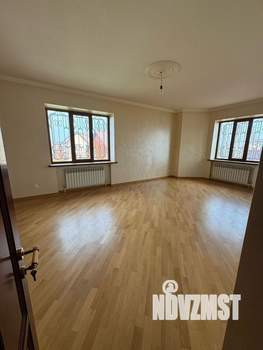 Дом 530м², 2-этажный, участок 8 сот.  
