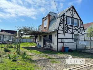 Дом 60м&sup2;, 2-этажный, участок 6 сот.  