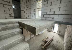 Дом 220м&sup2;, 2-этажный, участок 4 сот.  