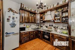 Дом 201м², 2-этажный, участок 12 сот.  