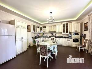 Дом 282м², 2-этажный, участок 6 сот.  