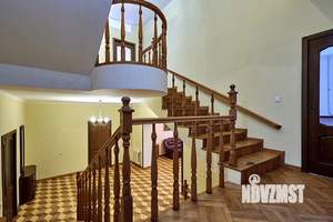 Дом 300м², 3-этажный, участок 6 сот.  