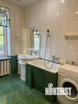 Дом 290м&sup2;, 3-этажный, участок 8 сот.  