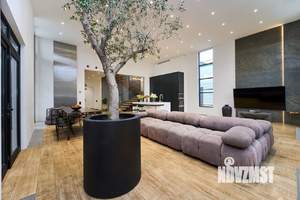 Дом 324м², 2-этажный, участок 8 сот.  