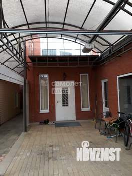 Дом 185м&sup2;, 2-этажный, участок 4 сот.  