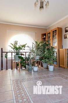 Дом 263м&sup2;, 1-этажный, участок 3 сот.  