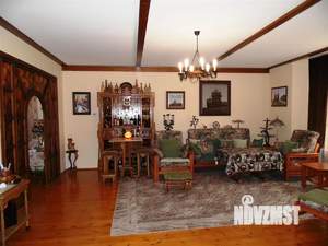 Дом 200м&sup2;, 2-этажный, участок 12 сот.  