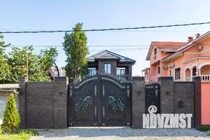 Дом 227м&sup2;, 3-этажный, участок 5 сот.  