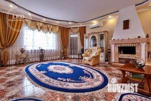 Дом 470м², 3-этажный, участок 9 сот.  