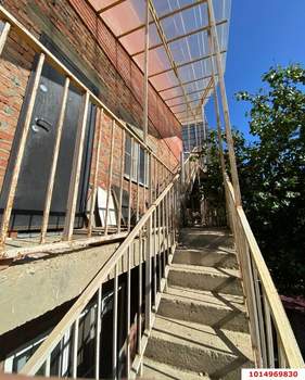 Дом 650м², 3-этажный, участок 8 сот.  