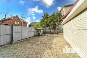 Дом 339м&sup2;, 2-этажный, участок 9 сот.  