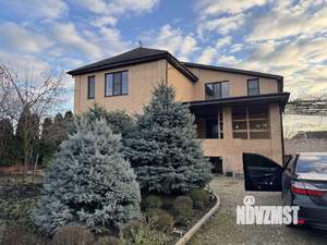 Дом 364м&sup2;, 2-этажный, участок 8 сот.  