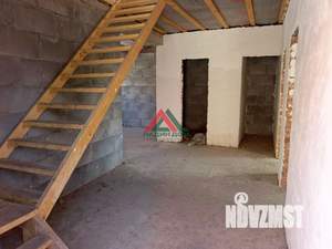 Дом 130м&sup2;, 2-этажный, участок 4 сот.  