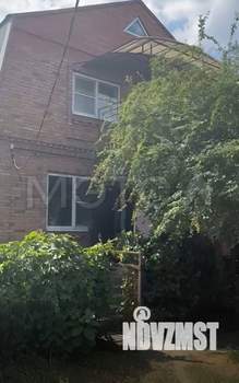 Дом 146м&sup2;, 3-этажный, участок 4 сот.  