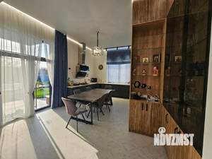 Дом 198м&sup2;, 2-этажный, участок 8 сот.  