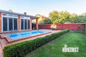 Дом 240м&sup2;, 3-этажный, участок 5 сот.  