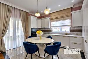 Дом 138м&sup2;, 2-этажный, участок 4 сот.  