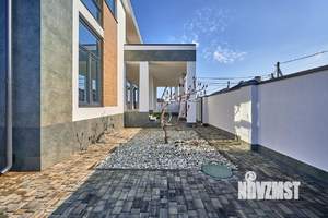 Дом 240м&sup2;, 2-этажный, участок 4 сот.  