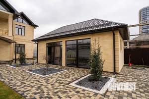 Дом 550м&sup2;, 3-этажный, участок 10 сот.  