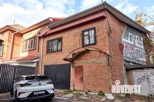 Дом 253м², 2-этажный, участок 3 сот.  