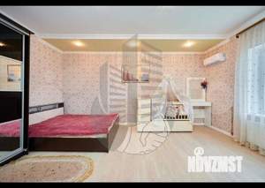Дом 293м², 2-этажный, участок 4 сот.  