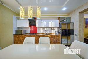 Дом 208м&sup2;, 2-этажный, участок 4 сот.  