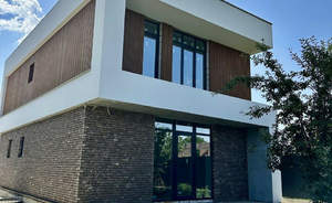 Дом 160м&sup2;, 2-этажный, участок 4 сот.  