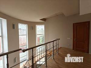 Дом 320м&sup2;, 3-этажный, участок 8 сот.  