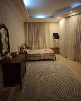 Дом 393м&sup2;, 2-этажный, участок 5 сот.  