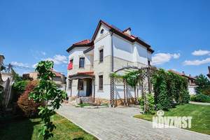 Дом 360м&sup2;, 3-этажный, участок 16 сот.  