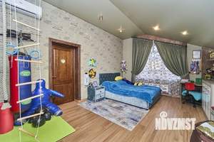 Дом 203м&sup2;, 2-этажный, участок 5 сот.  