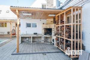 Дом 326м&sup2;, 3-этажный, участок 6 сот.  