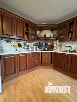 Дом 148м&sup2;, 2-этажный, участок 4 сот.  