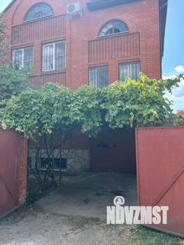 Дом 377м&sup2;, 3-этажный, участок 8 сот.  