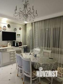 Дом 240м&sup2;, 2-этажный, участок 4 сот.  