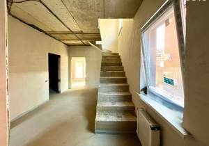 Дом 145м&sup2;, 2-этажный, участок 4 сот.  