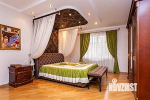 Дом 386м&sup2;, 3-этажный, участок 3 сот.  