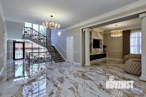 Дом 1500м², 3-этажный, участок 20 сот.  