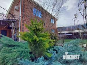 Дом 220м&sup2;, 2-этажный, участок 6 сот.  