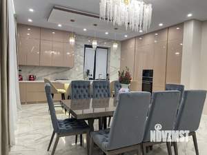 Дом 303м&sup2;, 2-этажный, участок 6 сот.  