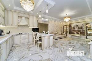 Дом 170м&sup2;, 2-этажный, участок 4 сот.  