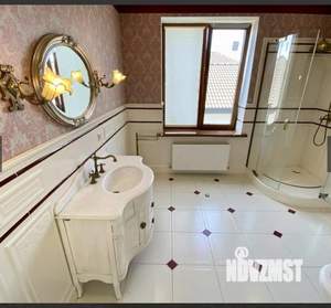 Дом 450м&sup2;, 2-этажный, участок 10 сот.  