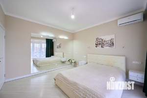 Дом 130м&sup2;, 3-этажный, участок 3 сот.  